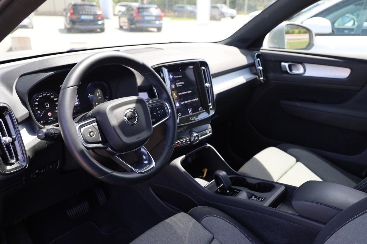 volvo-xc40-2023-hibrido-a-gasolina-1477cc