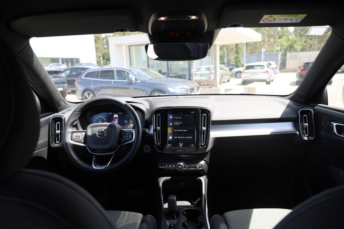volvo-xc40-2023-hibrido-a-gasolina-1477cc