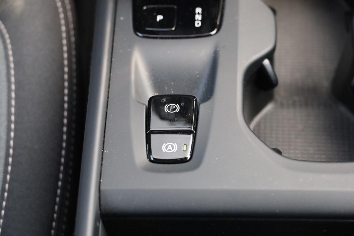 volvo-xc40-2023-hibrido-a-gasolina-1477cc