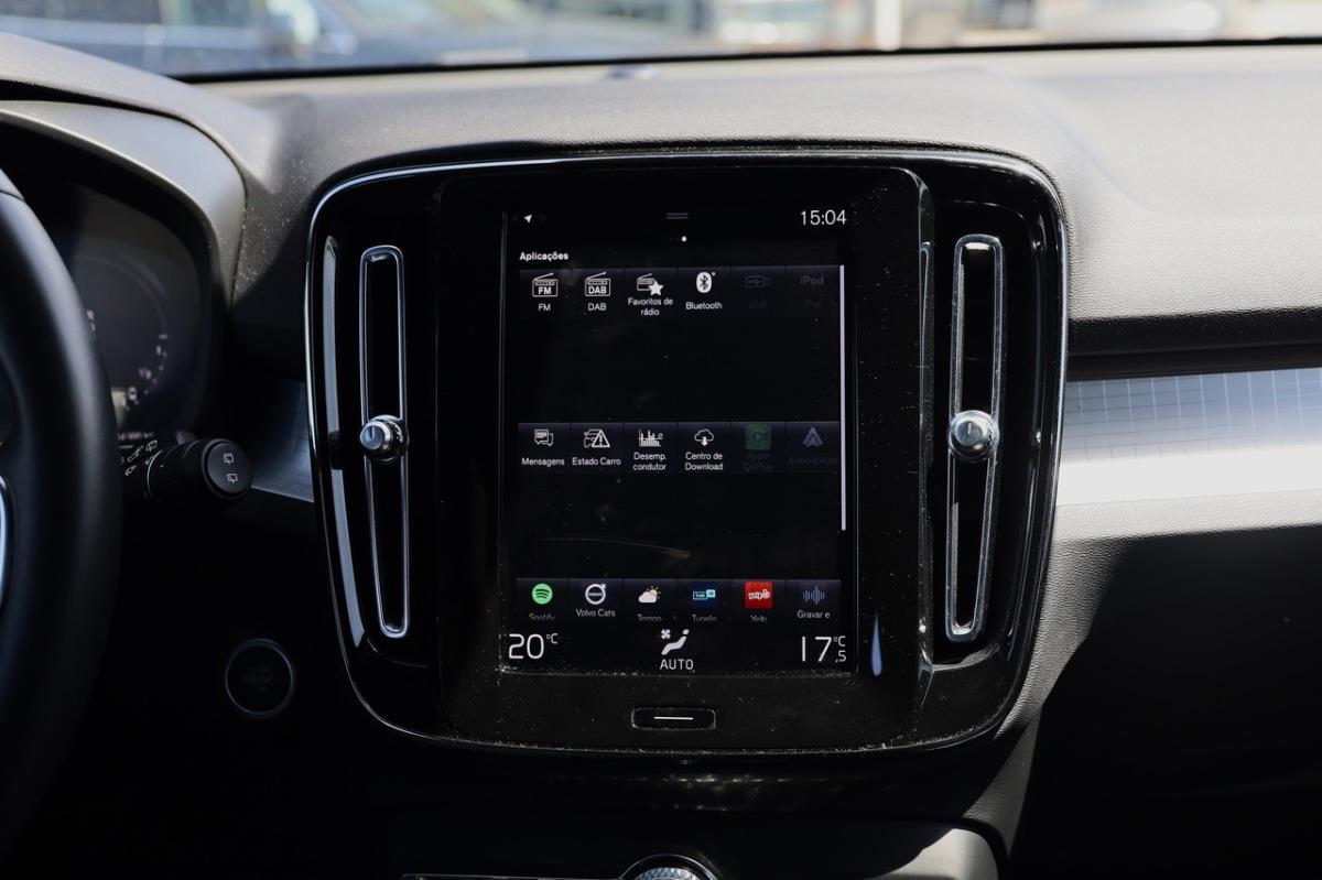 volvo-xc40-2023-hibrido-a-gasolina-1477cc