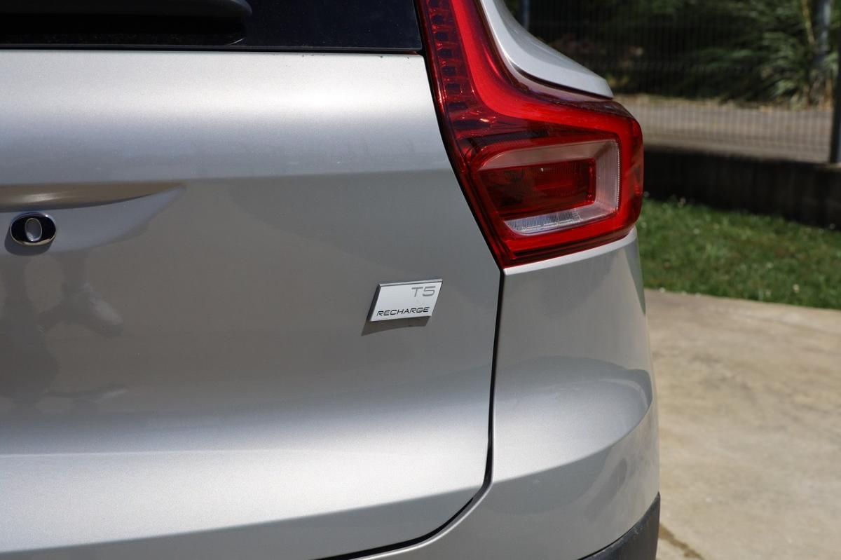 volvo-xc40-2023-hibrido-a-gasolina-1477cc