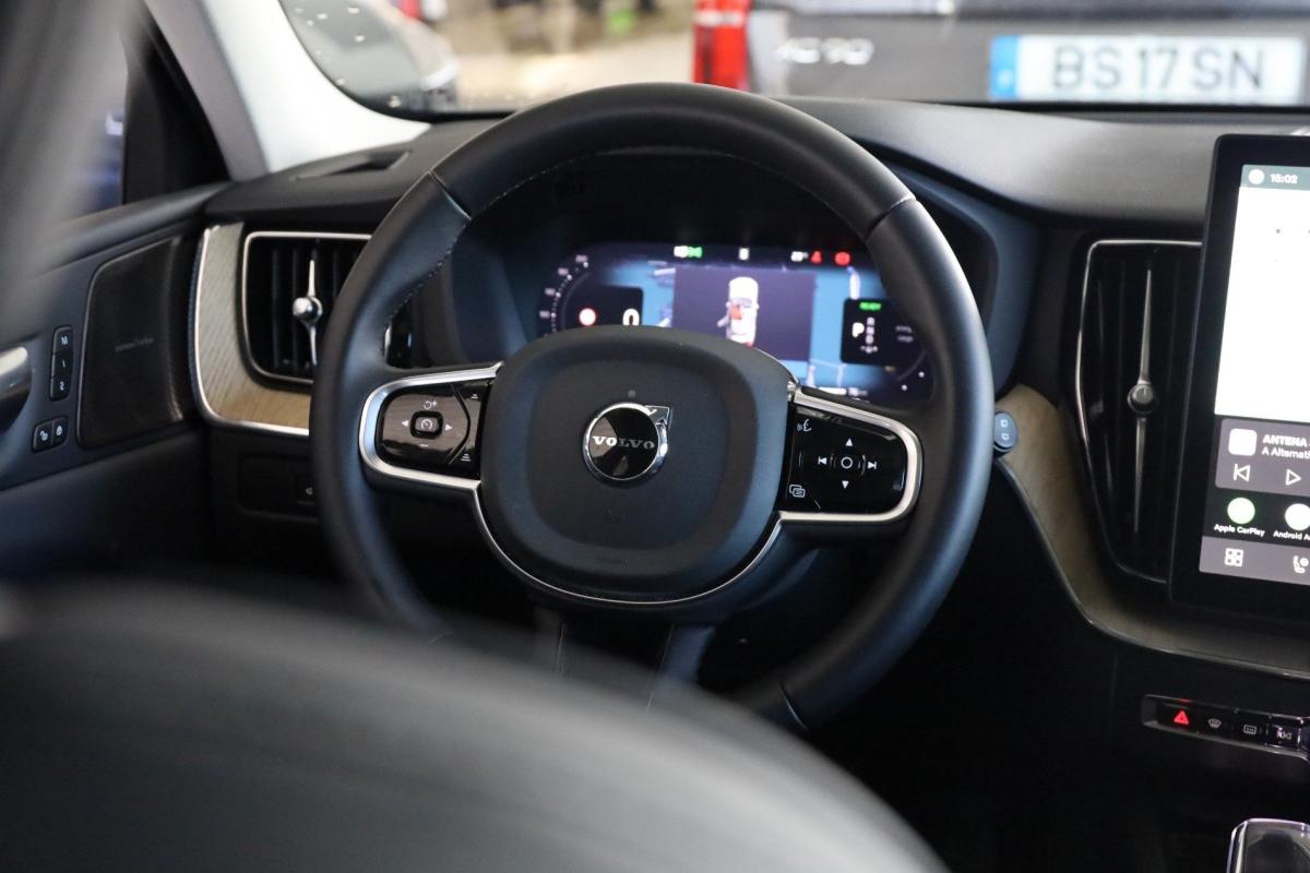 volvo-xc60-2025-hibrido-a-gasolina-1969cc