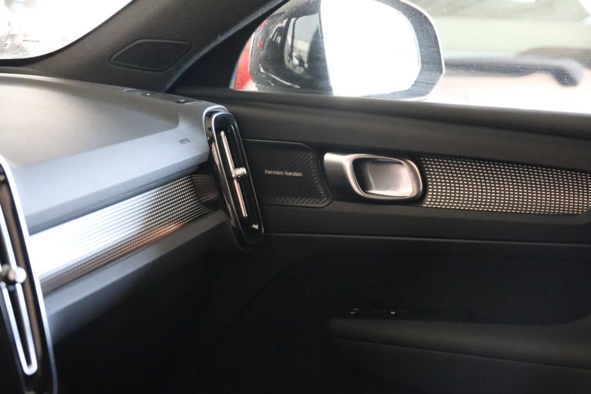 volvo-xc40-2025-gasolina-1969cc