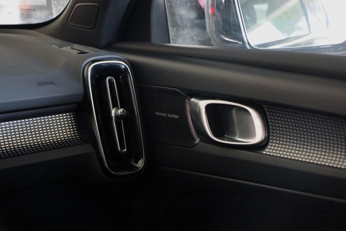 volvo-xc40-2025-gasolina-1969cc