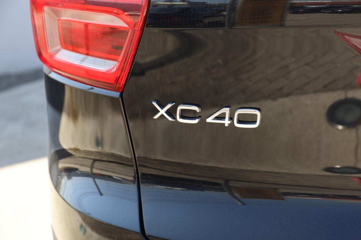 volvo-xc40-2025-gasolina-1969cc