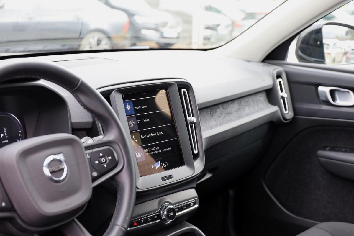 volvo-xc40-2022-hibrido-a-gasolina-1477cc