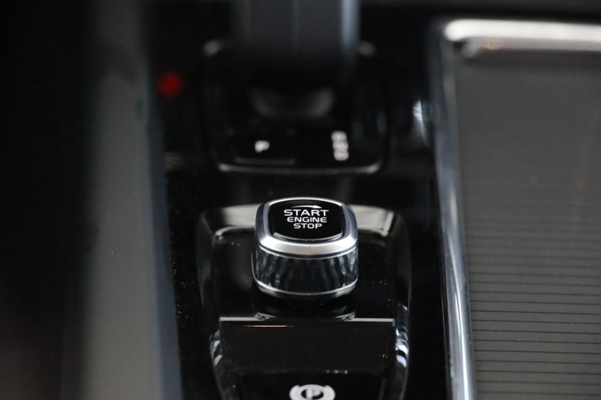 volvo-xc60-2025-hibrido-a-gasolina-1969cc