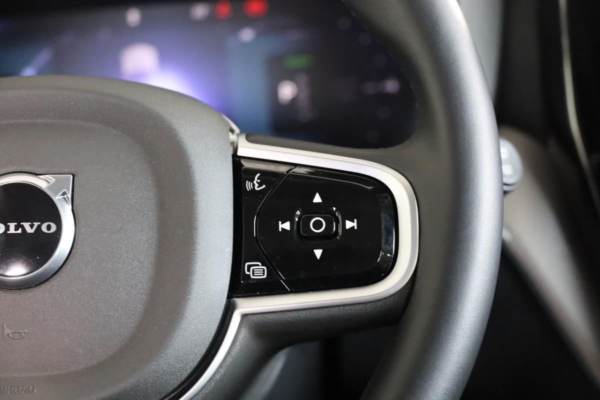 volvo-xc60-2025-hibrido-a-gasolina-1969cc