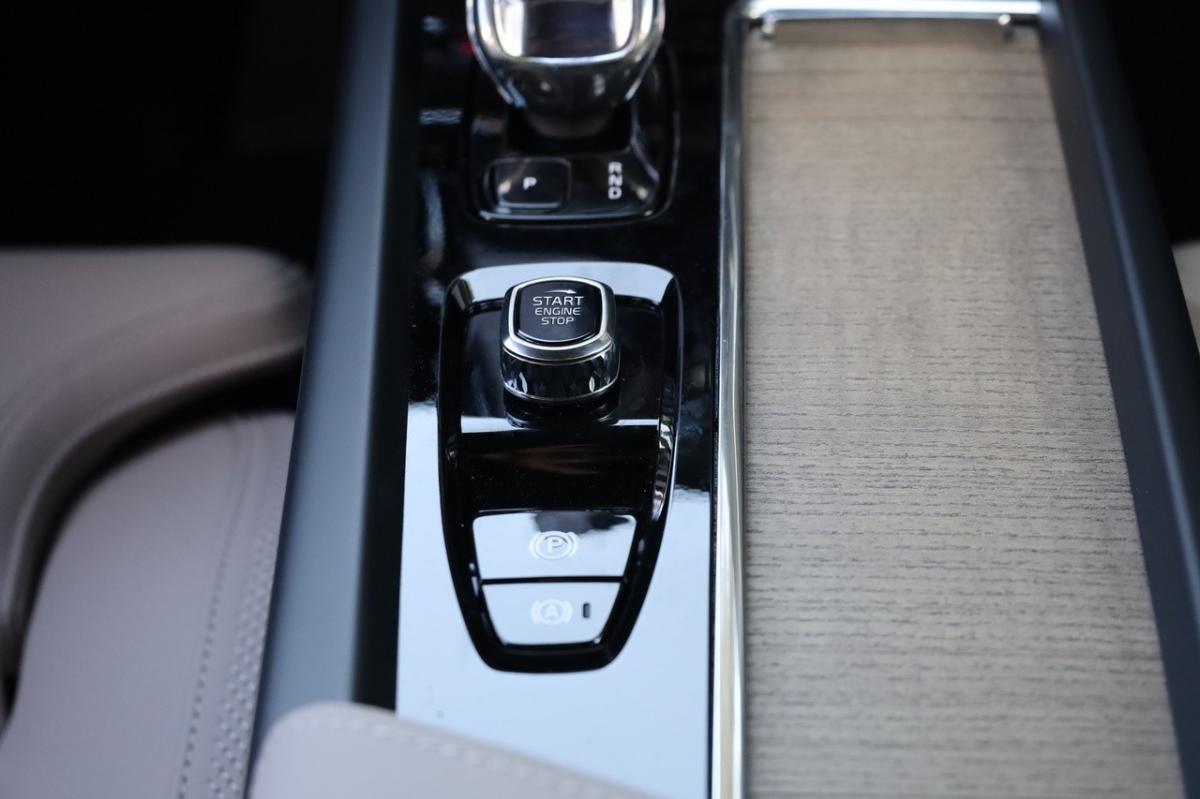 volvo-xc60-2026-hibrido-a-gasolina-1969cc