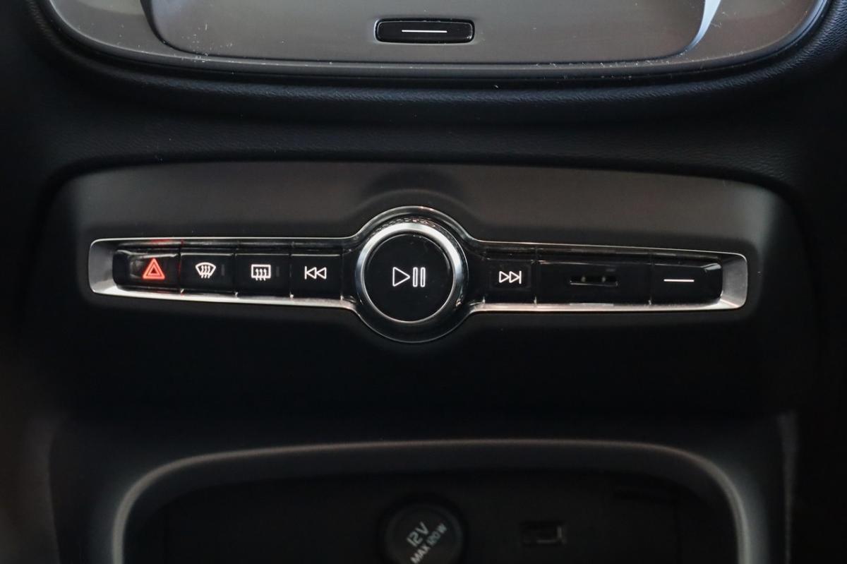 volvo-xc40-2021-gasolina-1477cc