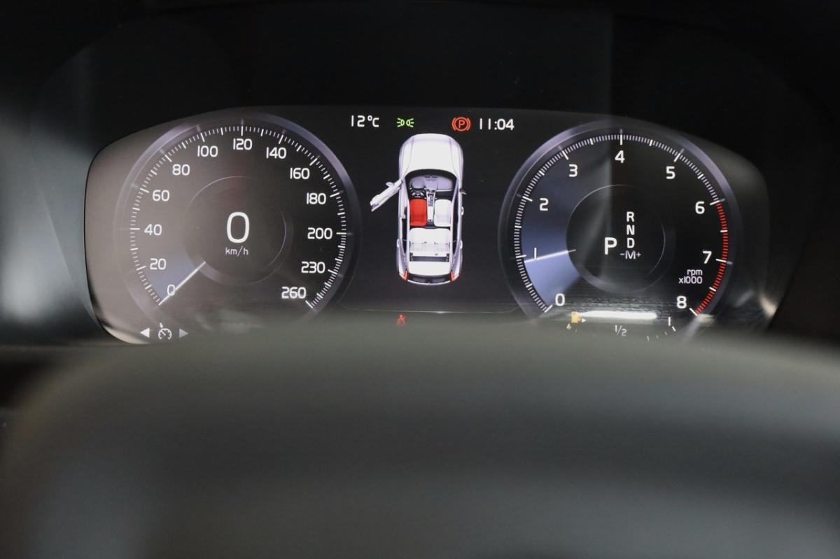 volvo-xc40-2021-gasolina-1477cc