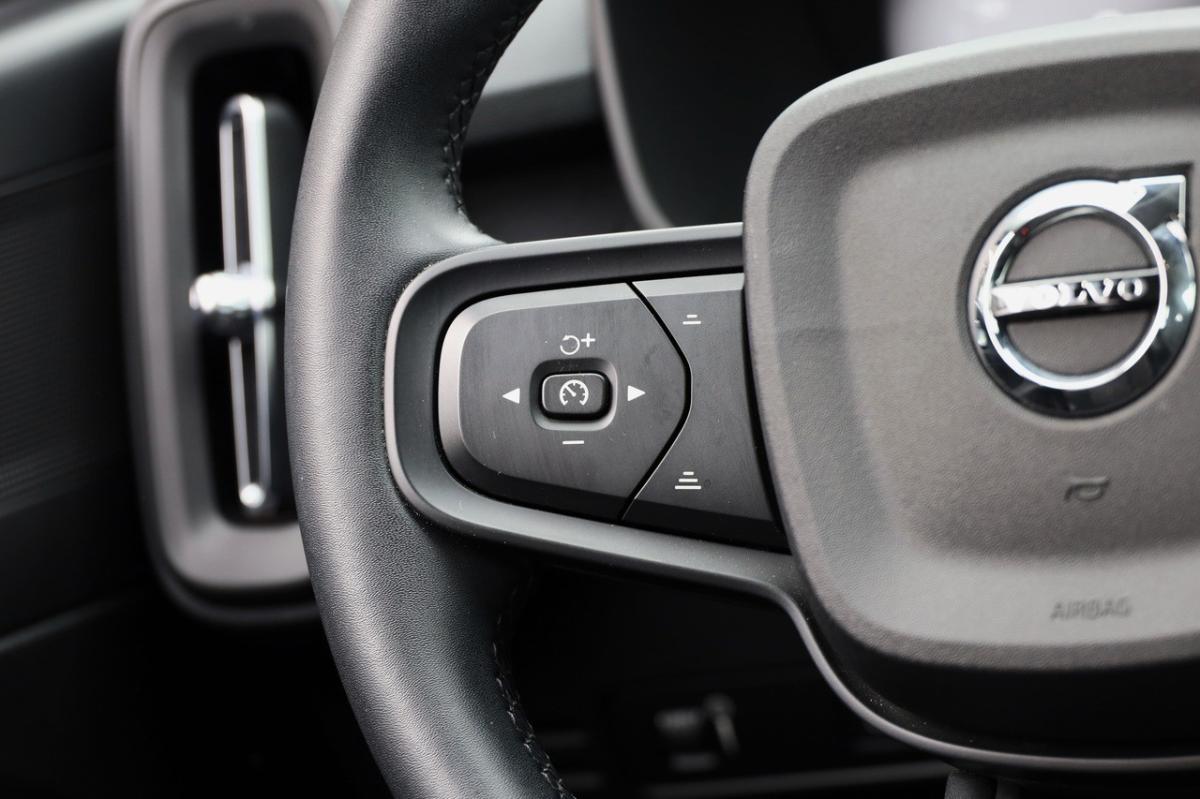 volvo-xc40-2022-gasolina-1477cc