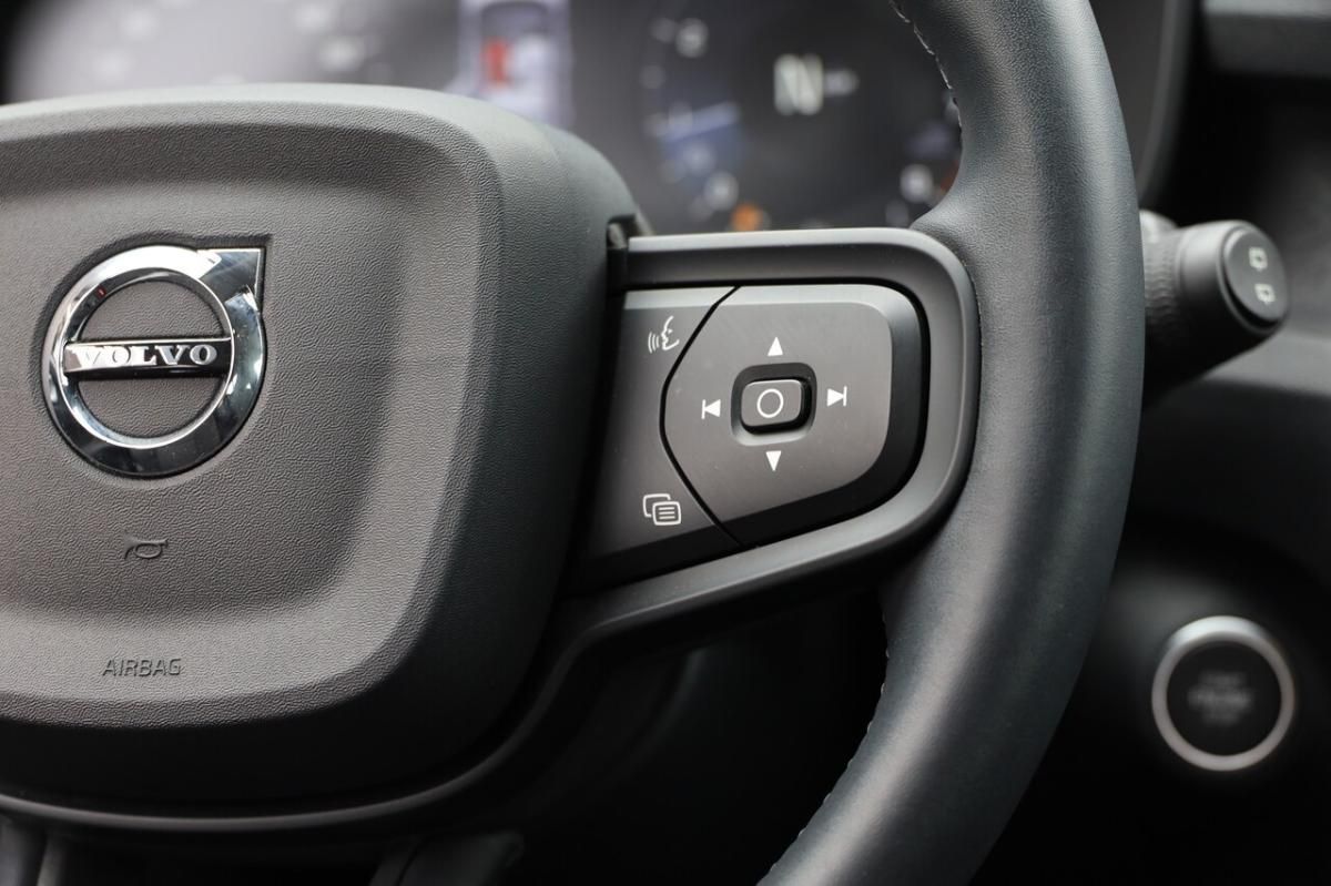 volvo-xc40-2022-gasolina-1477cc