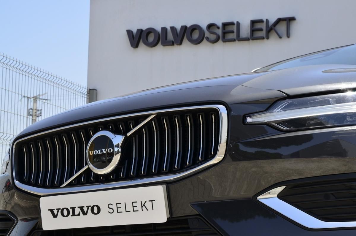 volvo-v60-2024-hibrido-a-gasolina-1969cc