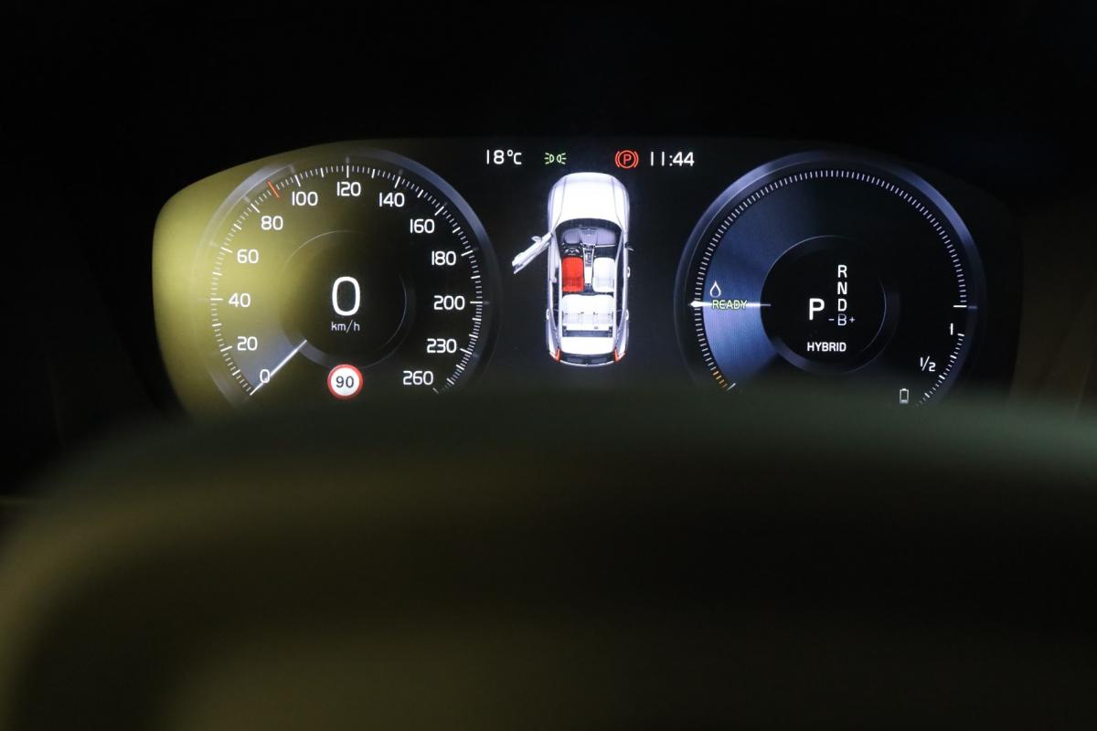 volvo-xc40-2022-hibrido-a-gasolina-1477cc