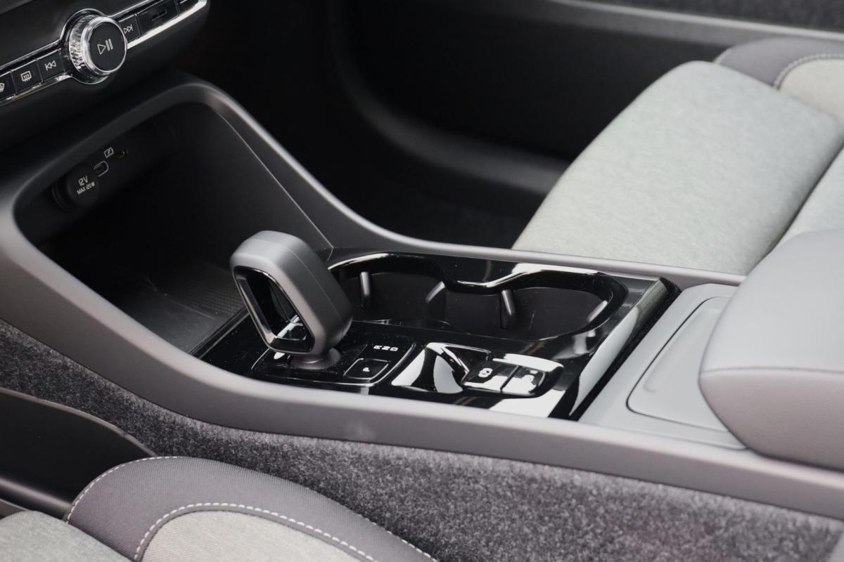 volvo-xc40-2026-gasolina-1969cc