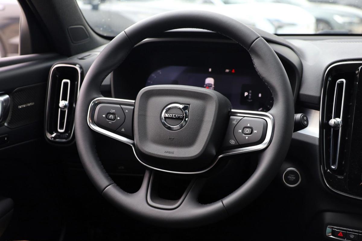 volvo-xc40-2026-gasolina-1969cc