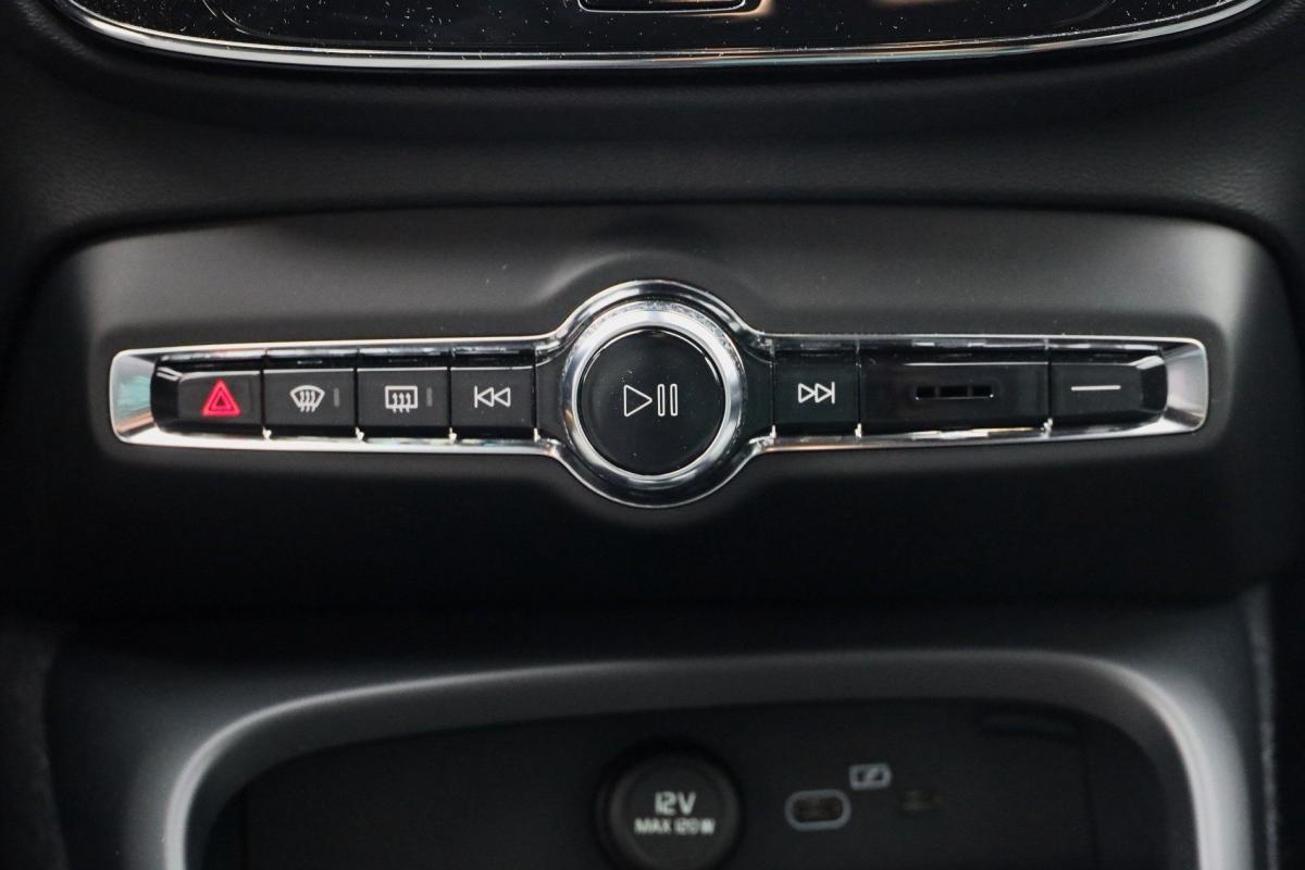 volvo-xc40-2026-gasolina-1969cc