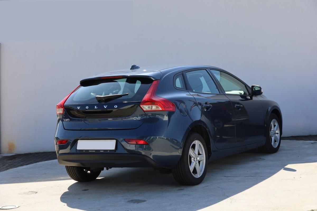 volvo-v40-2018-diesel-1969cc