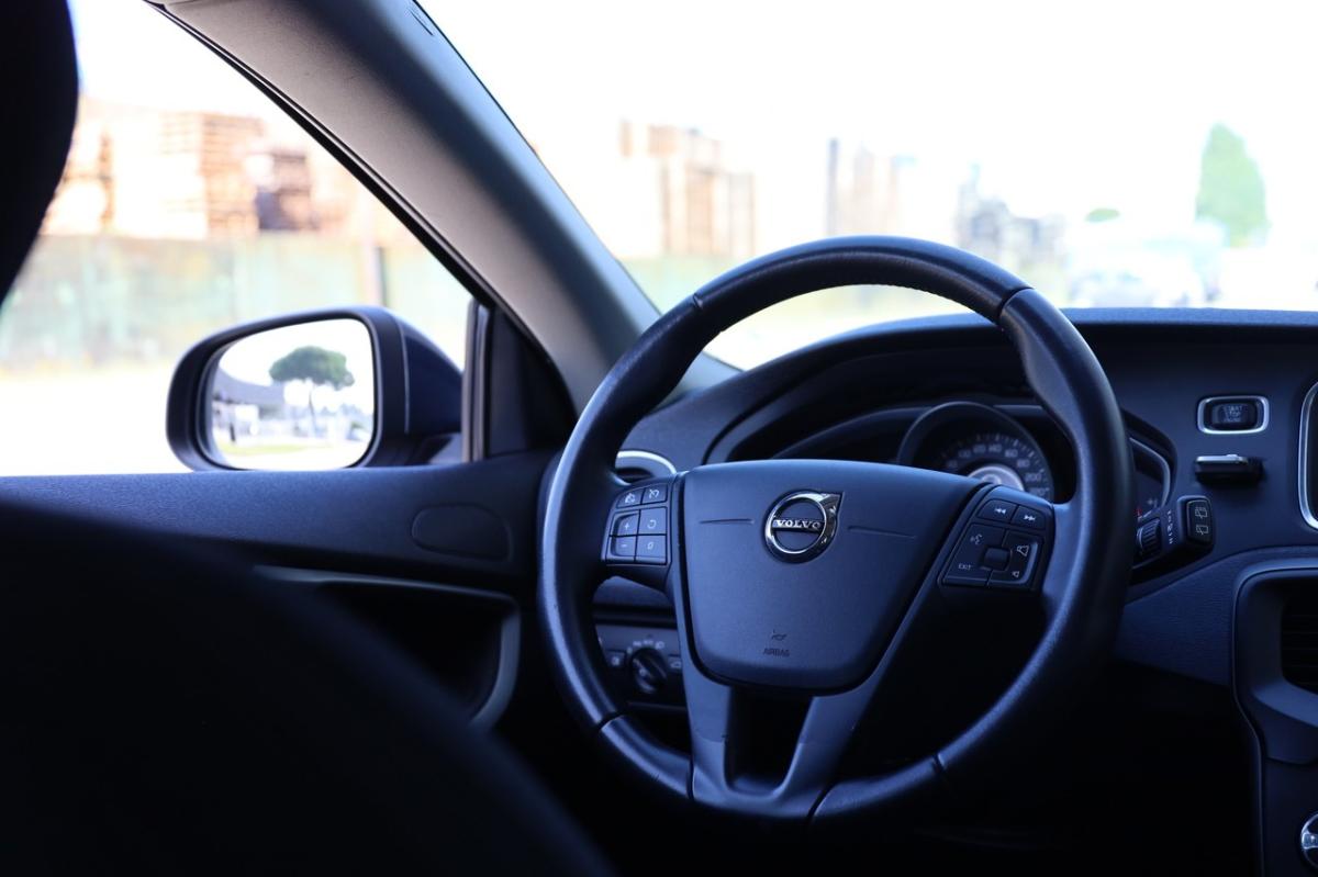 volvo-v40-2018-diesel-1969cc