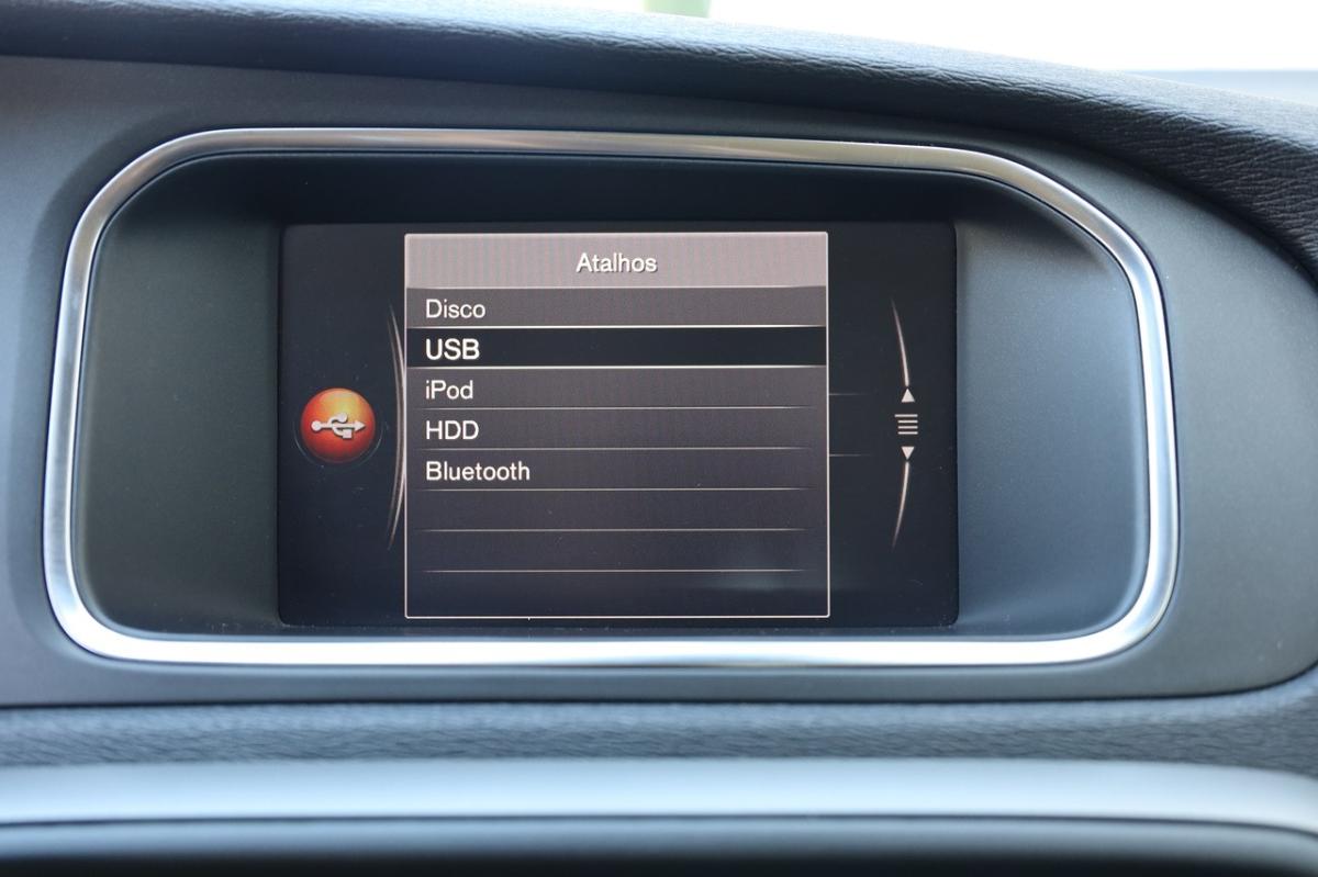 volvo-v40-2018-diesel-1969cc