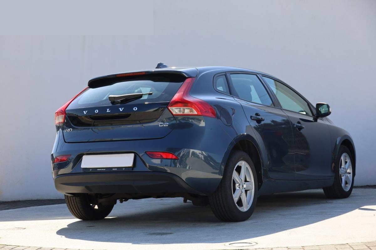 volvo-v40-2018-diesel-1969cc