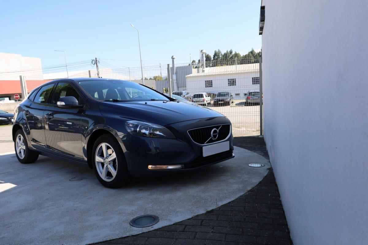 volvo-v40-2018-diesel-1969cc
