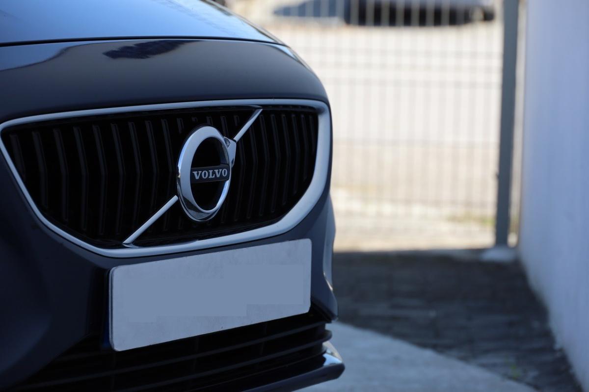 volvo-v40-2018-diesel-1969cc