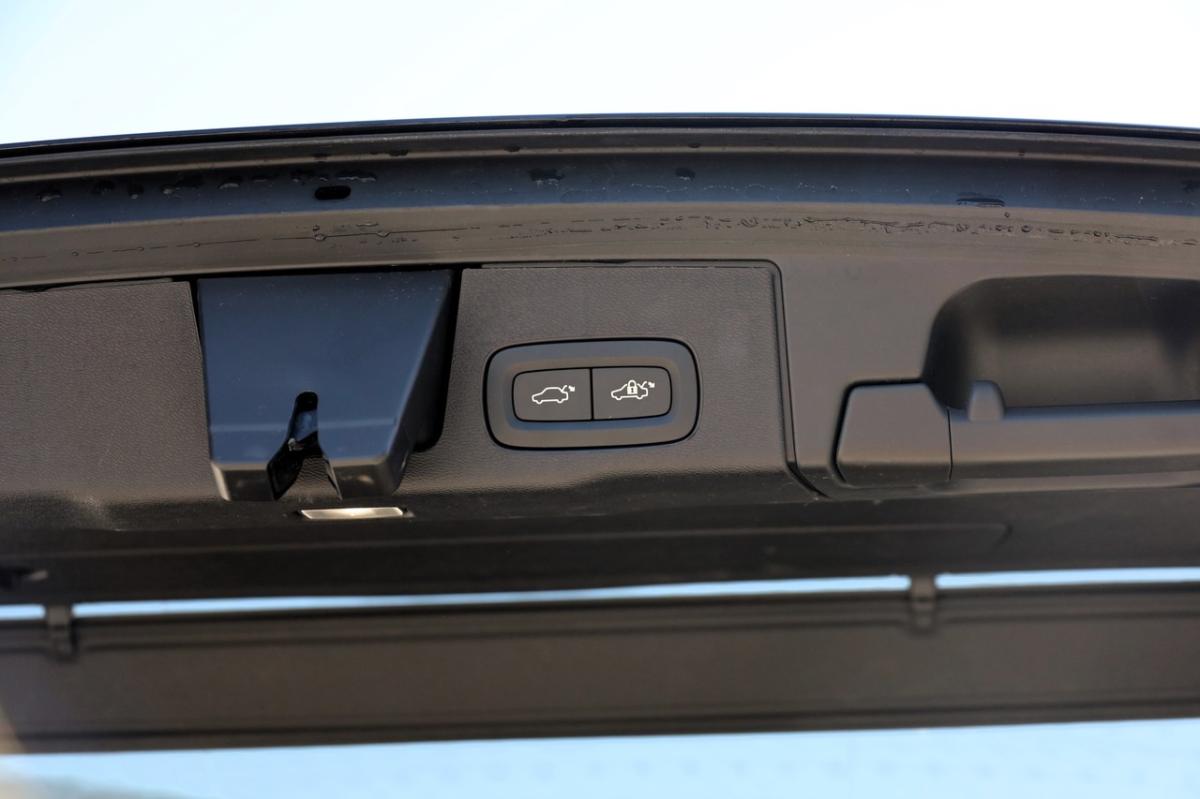 volvo-xc60-2025-hibrido-a-gasolina-1969cc