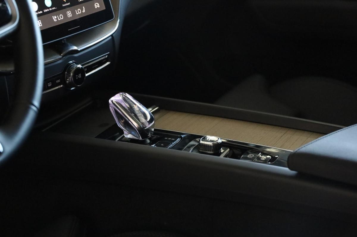 volvo-xc60-2025-hibrido-a-gasolina-1969cc