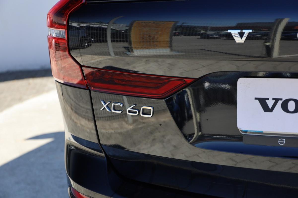 volvo-xc60-2025-hibrido-a-gasolina-1969cc