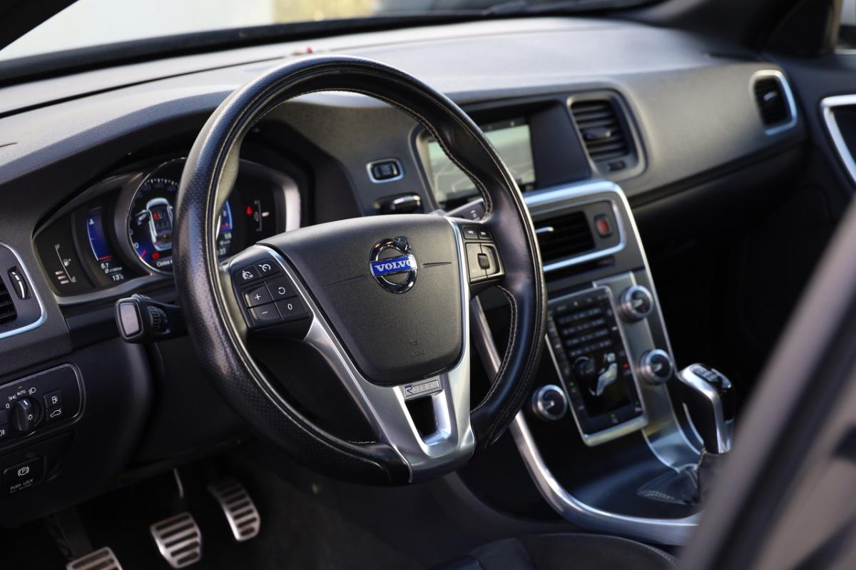 volvo-v60-2014-diesel-1969cc