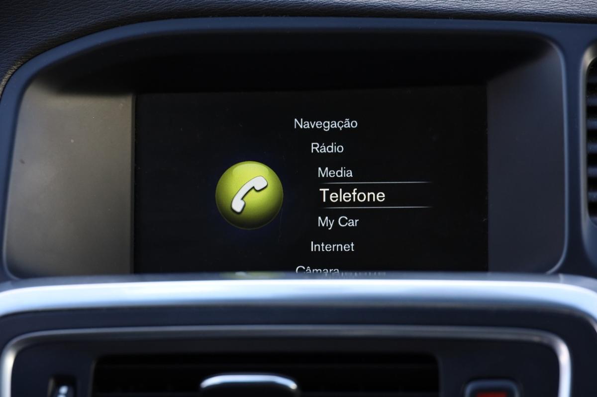 volvo-v60-2014-diesel-1969cc