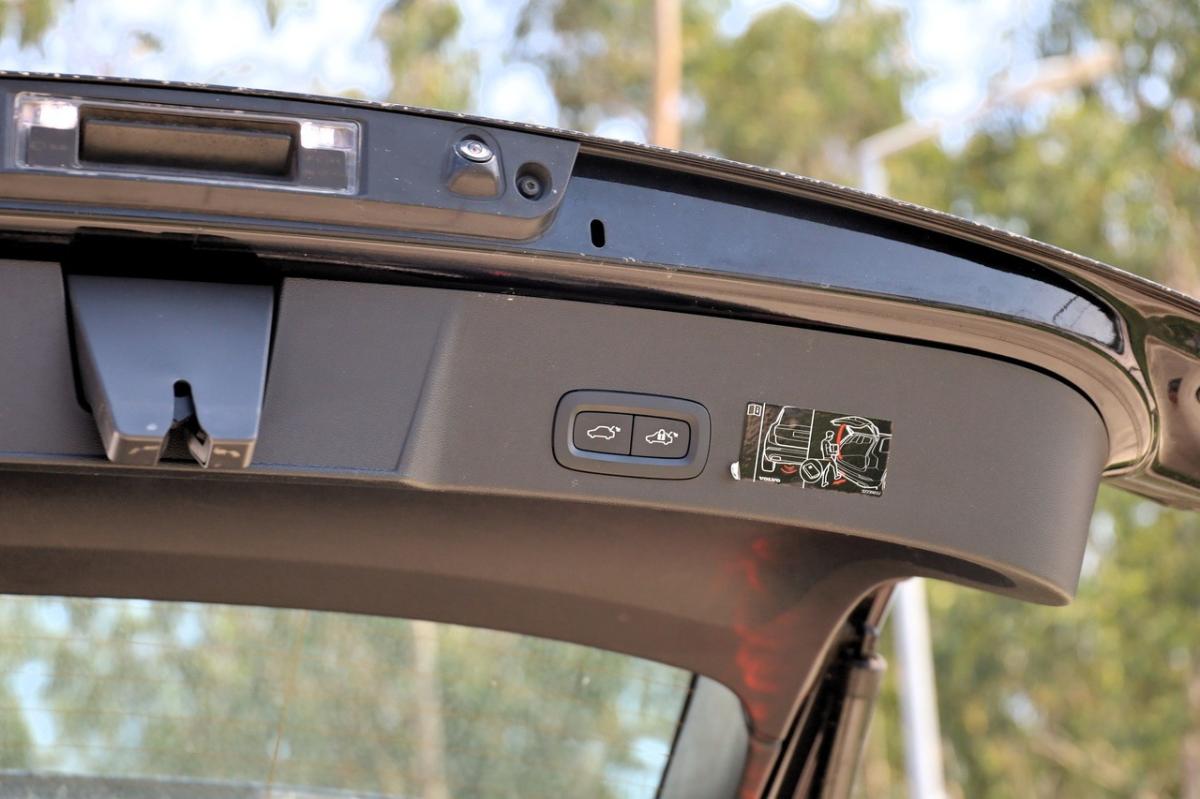 volvo-xc40-2020-hibrido-a-gasolina-1477cc