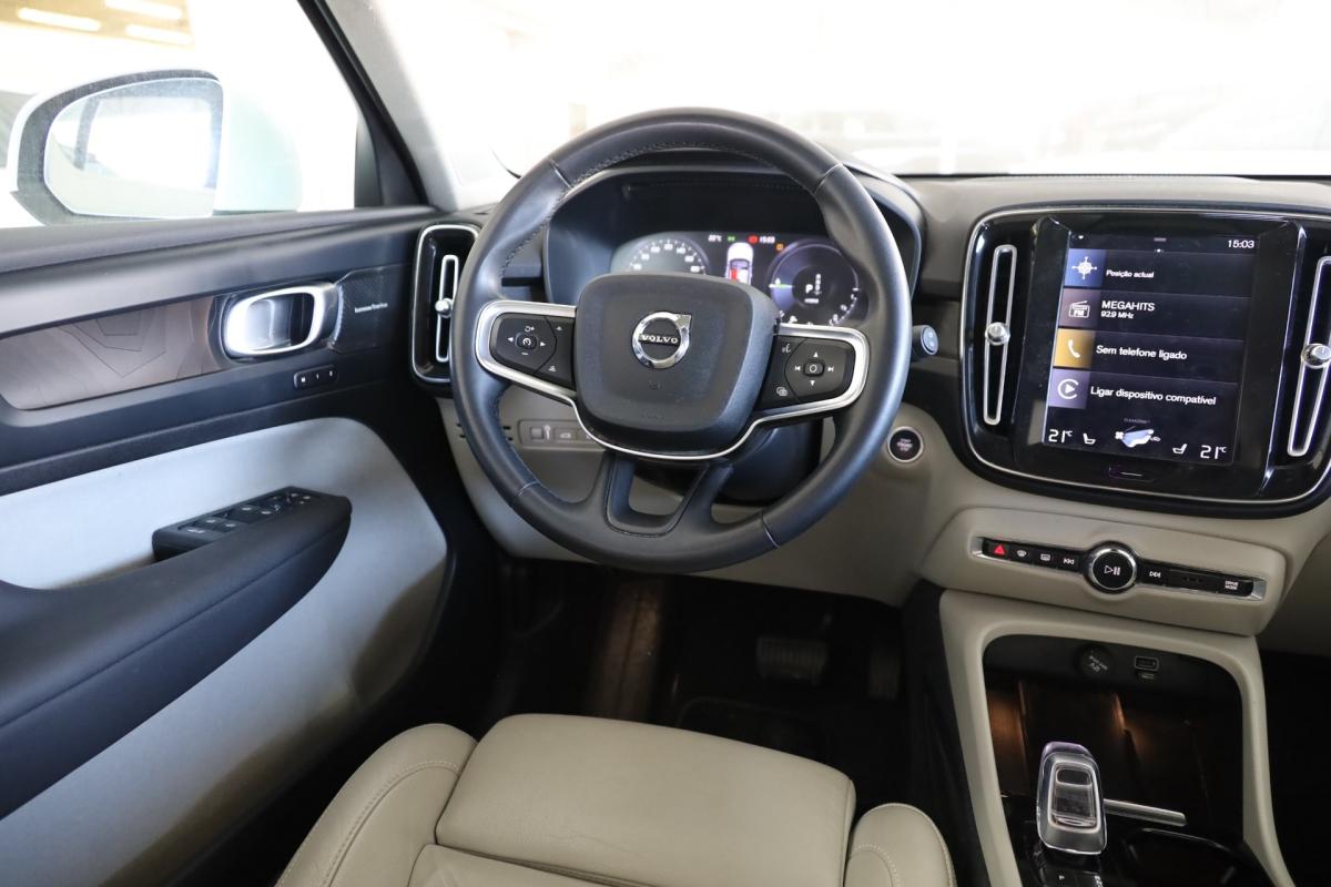 volvo-xc40-2023-hibrido-a-gasolina-1477cc