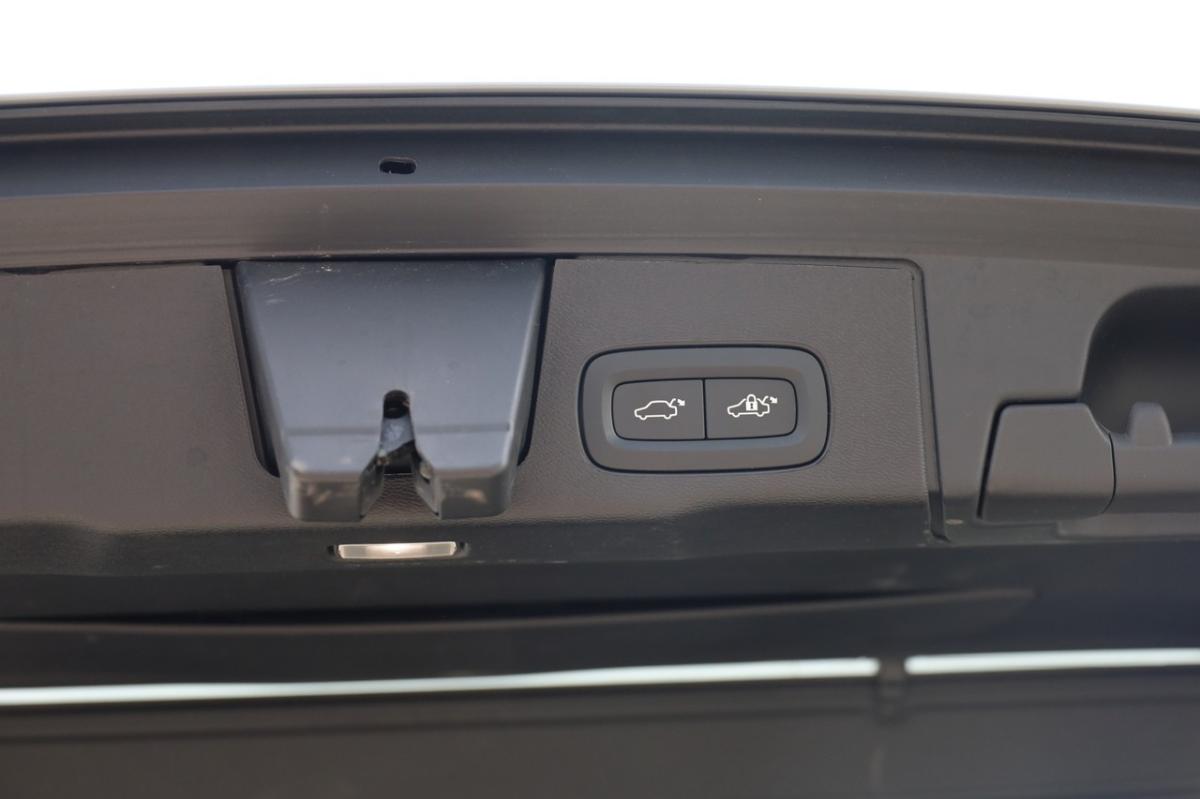 volvo-xc60-2025-hibrido-a-gasolina-1969cc
