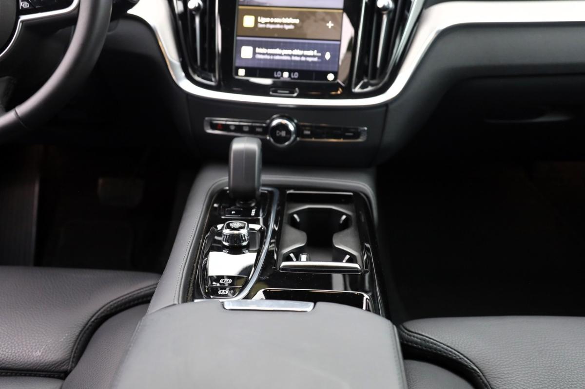 volvo-v60-2024-hibrido-a-gasolina-1969cc