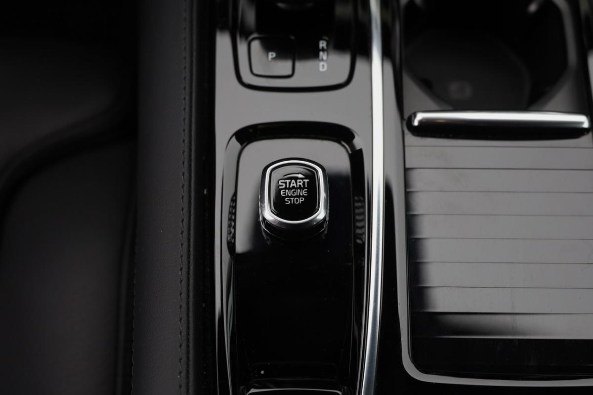 volvo-v60-2024-hibrido-a-gasolina-1969cc