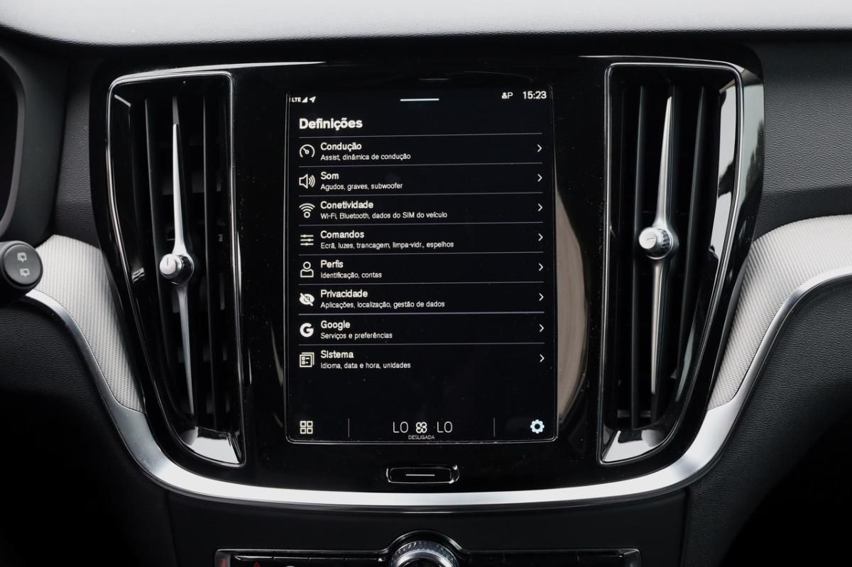 volvo-v60-2024-hibrido-a-gasolina-1969cc