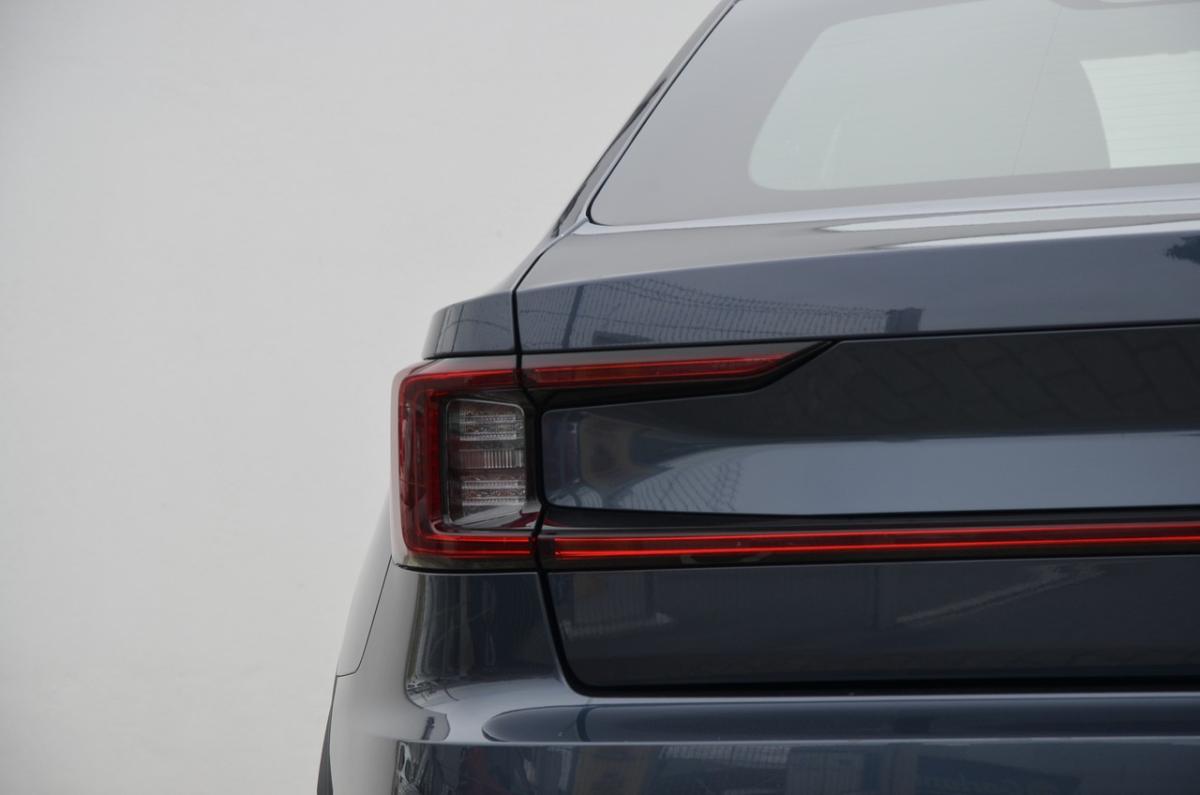 polestar-2-2023-eletrico-0cc