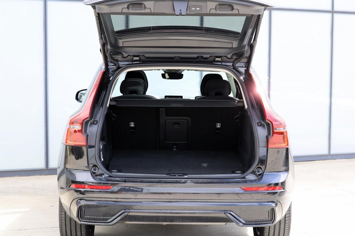 volvo-xc60-2025-hibrido-a-gasolina-1969cc