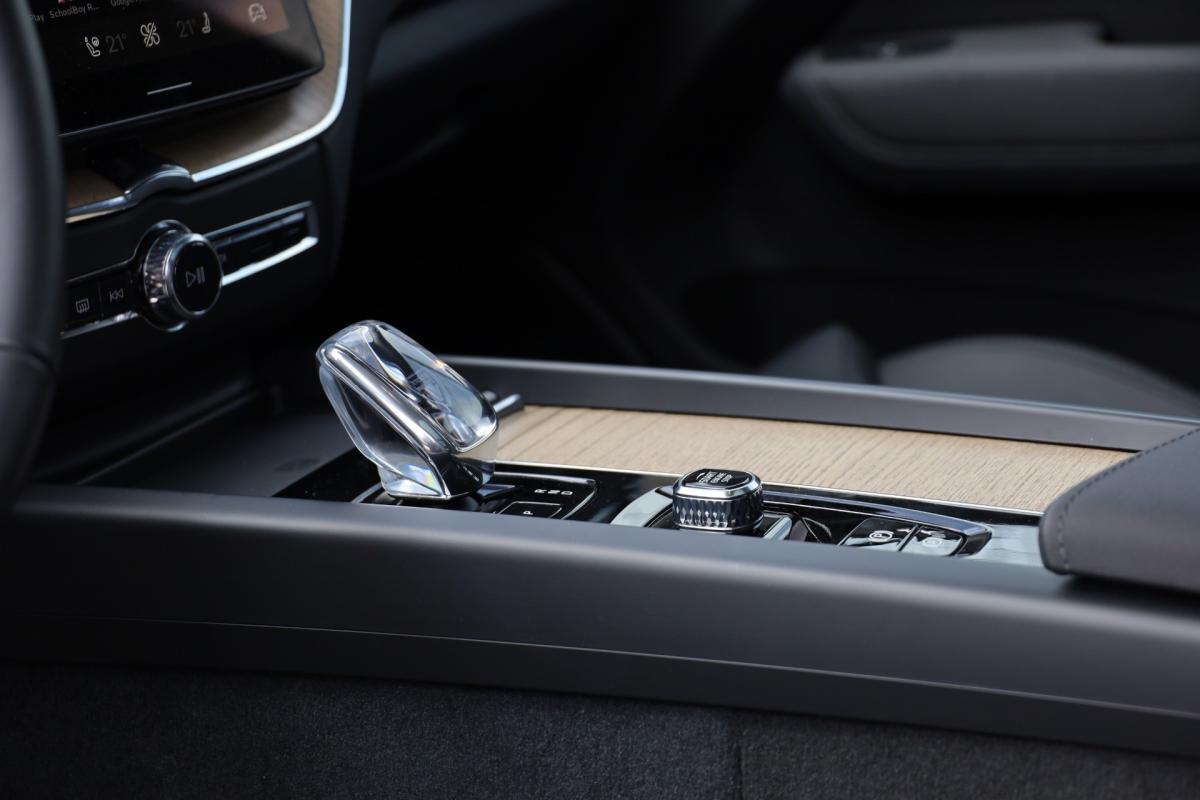 volvo-xc60-2025-hibrido-a-gasolina-1969cc