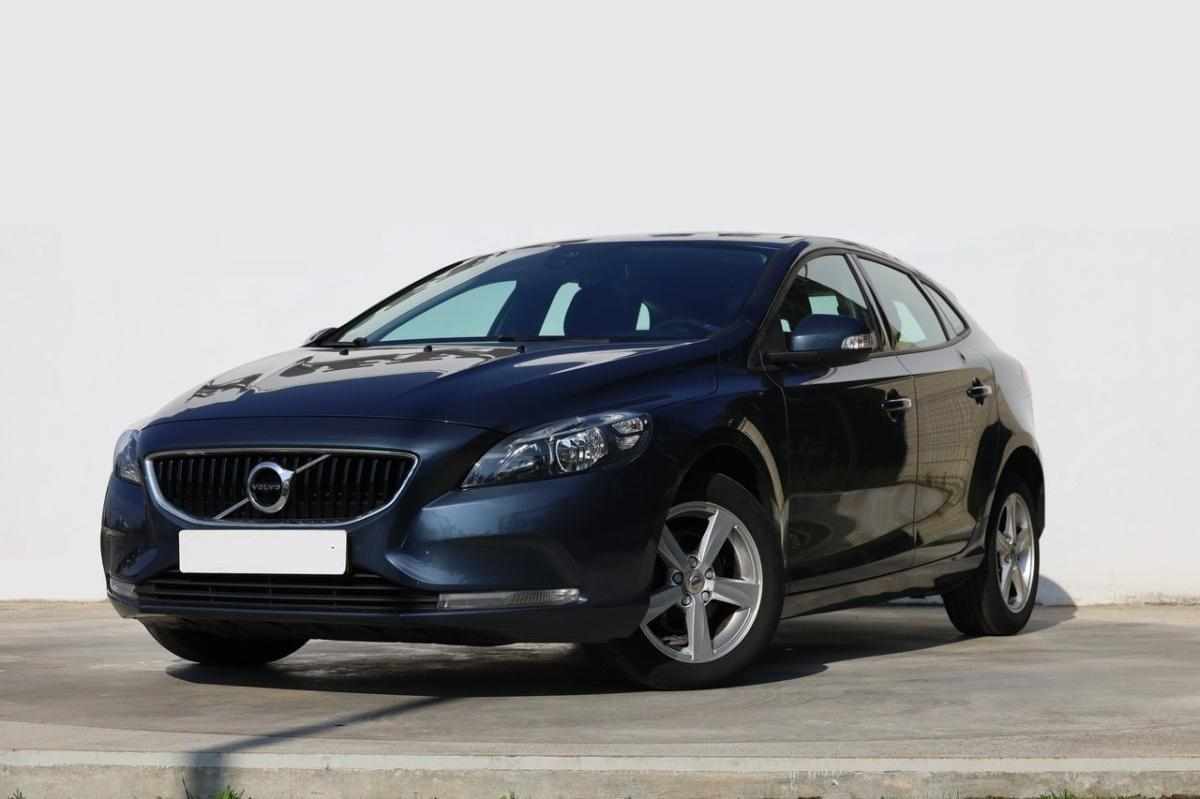 volvo-v40-2018-diesel-1969cc