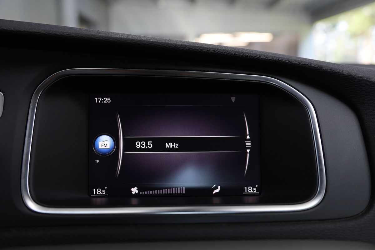 volvo-v40-2018-diesel-1969cc