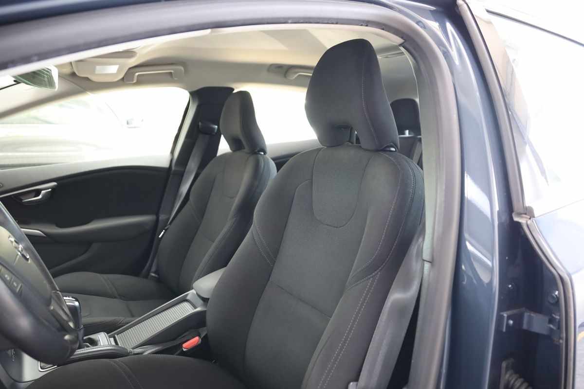volvo-v40-2018-diesel-1969cc