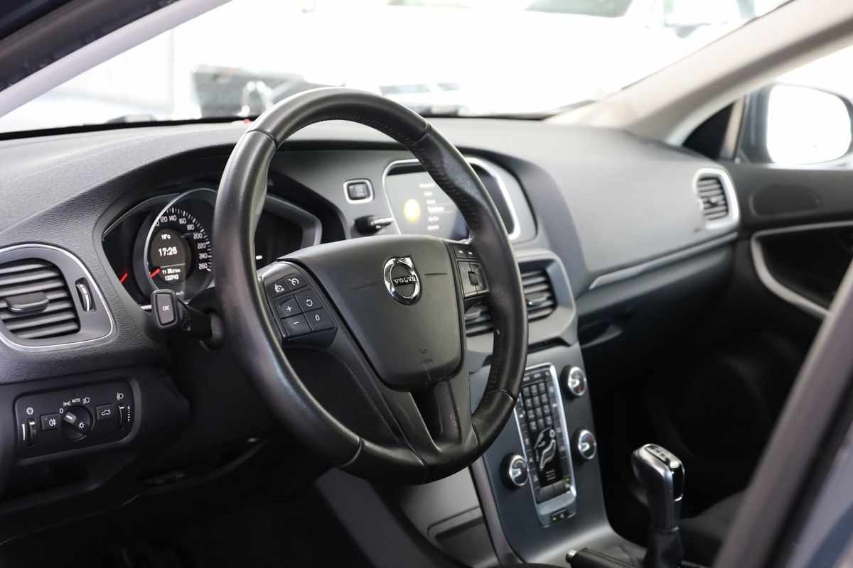 volvo-v40-2018-diesel-1969cc