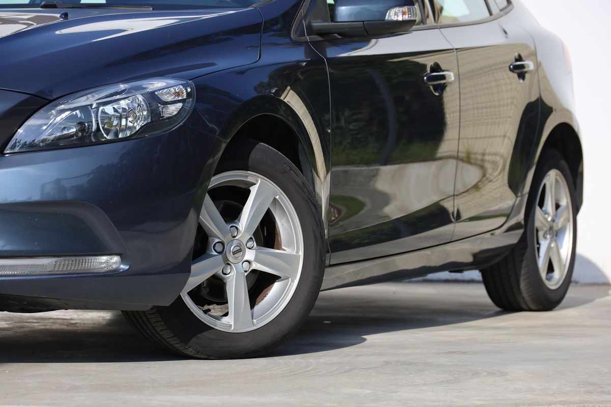 volvo-v40-2018-diesel-1969cc