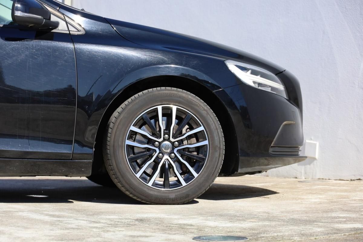 volvo-v40-2019-diesel-1969cc