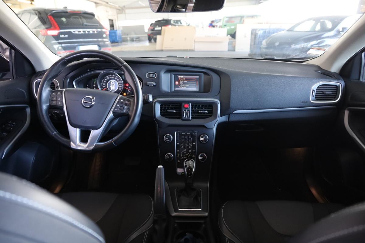 volvo-v40-2019-diesel-1969cc