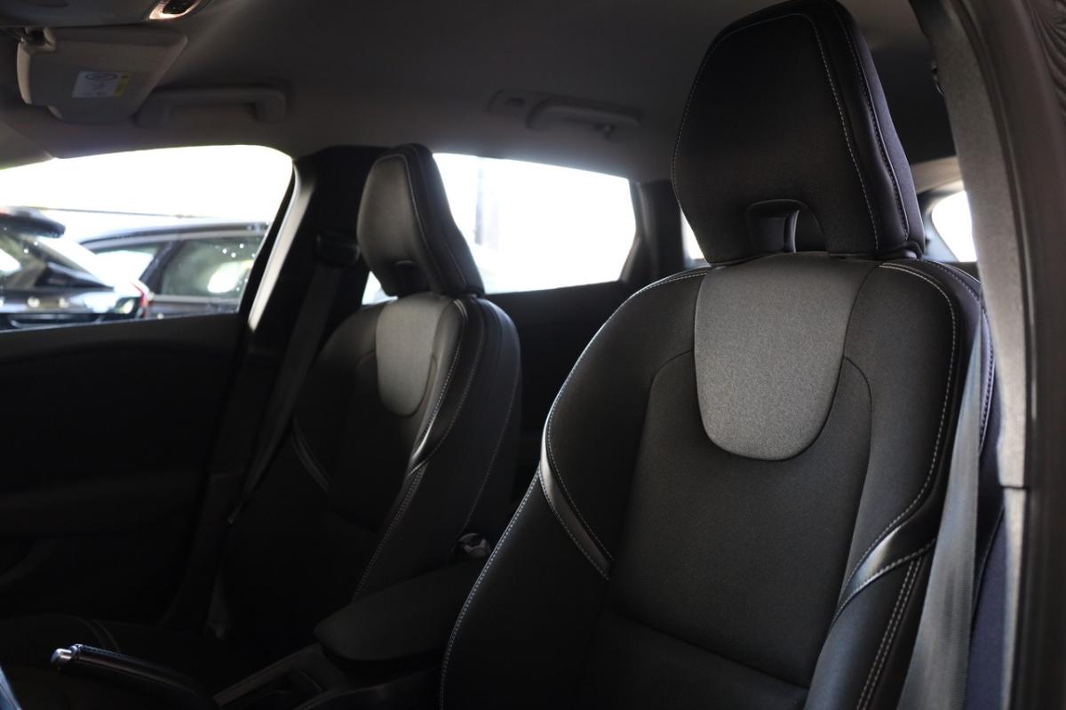 volvo-v40-2019-diesel-1969cc